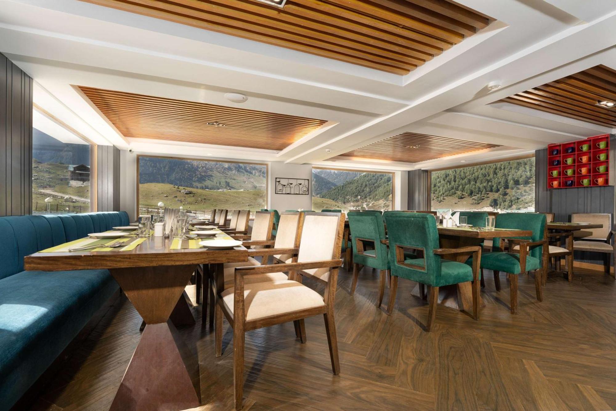 Country Inn Suites By Radisson Sonāmarg Esterno foto